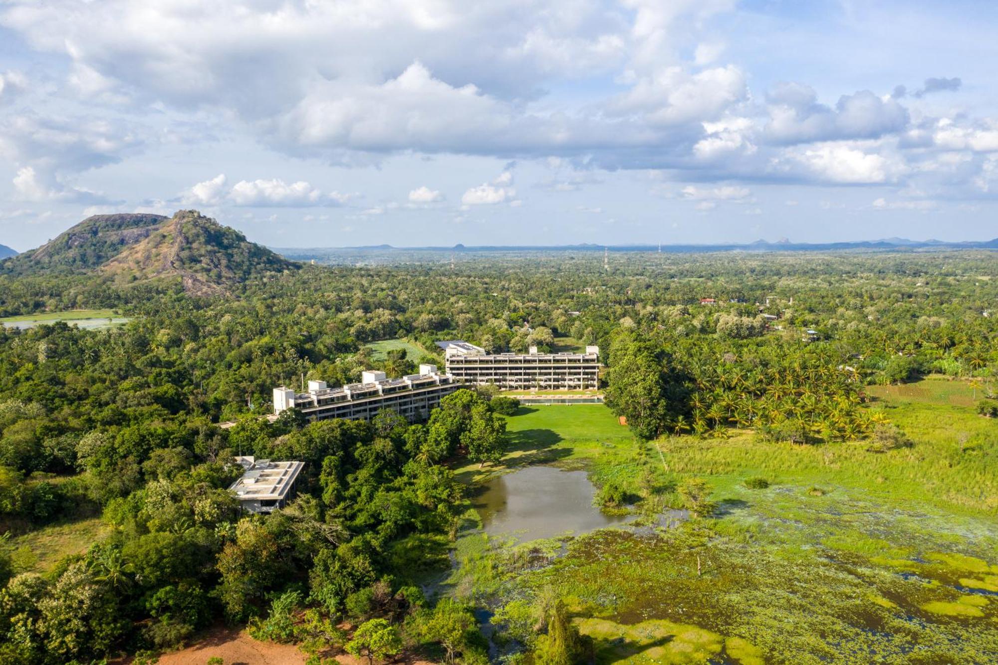 Jetwing Lake Dambulla Exterior photo